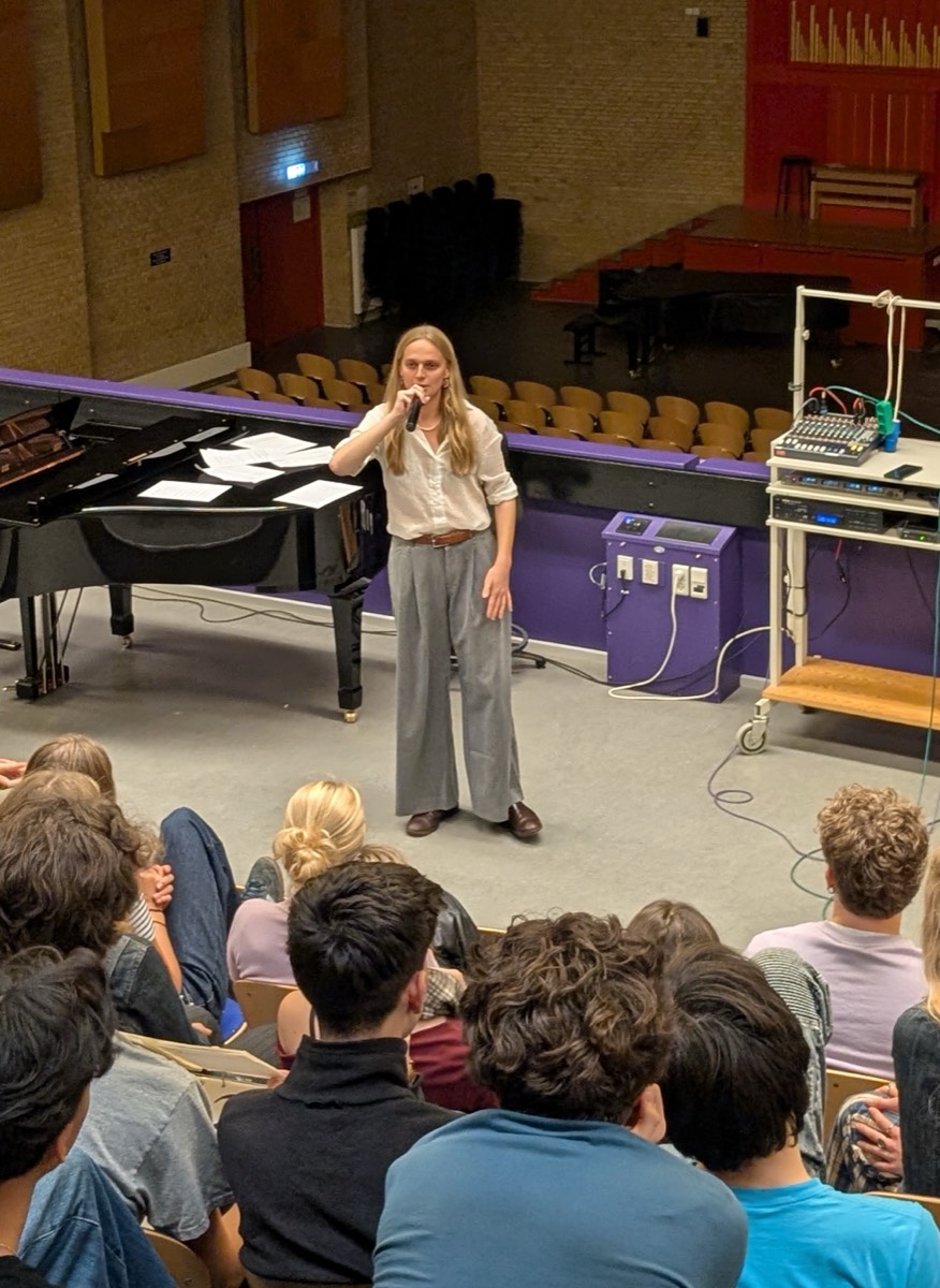 Slam-foredrag på Sankt Annæ Gymnasium